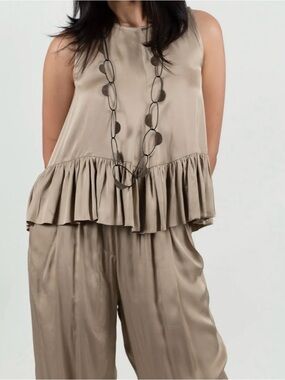 French Silk Elegant Gold Sleeveless Top NWT SZ XS